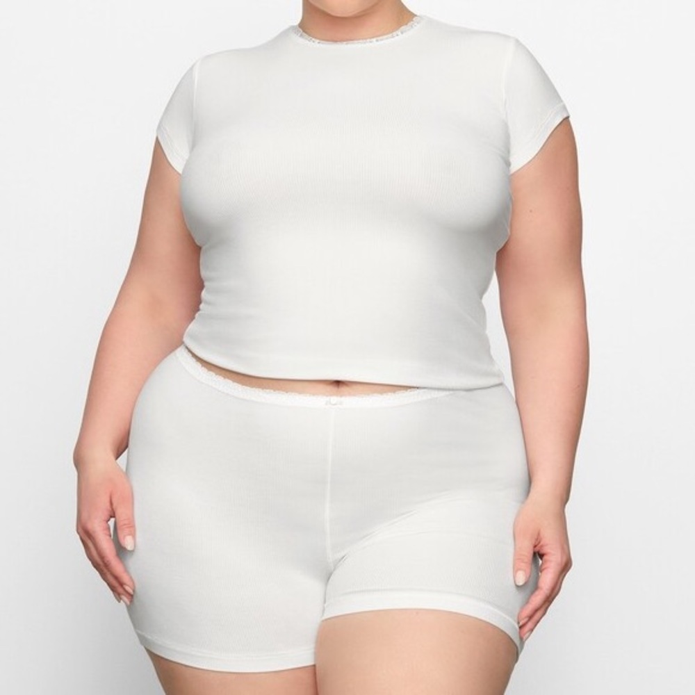 Skims Soft Lounge Lace T Shirt and Boxer Short Set White Marble